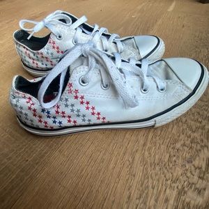 Converse All Stars Red White & Blue Juniors 4 Women’s 6